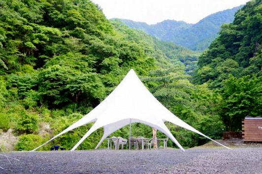 Houkaen Yadorogi Villa / MIROKU camp FIELD