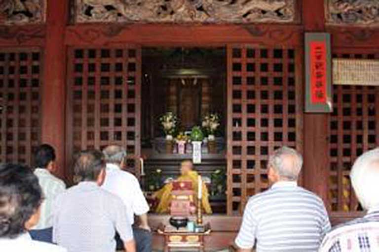 Yearly Festival of Sakura Kannon